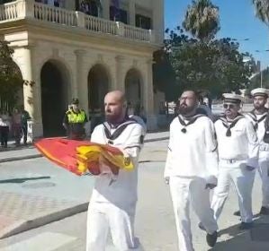 Izado de la bandera de España Izado de la bandera de España