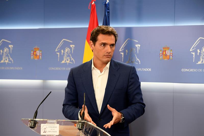 Albert Rivera, ingresado en un hospital por gastroenteritis aguda, probablemente por salmonella Albert Rivera, ingresado en un hospital por gastroenteritis aguda, probablemente por salmonella