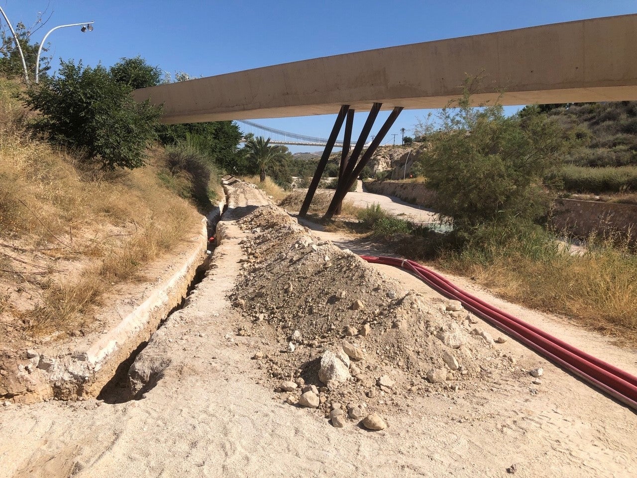 La ladera del río Vinalopó en Elche estará iluminada hasta el Puente del Bimilenario en septiembre La ladera del río Vinalopó en Elche estará iluminada hasta el Puente del Bimilenario en septiembre