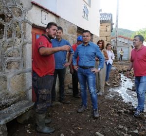 O conselleiro de Medio Rural en Monterrei O conselleiro de Medio Rural en Monterrei