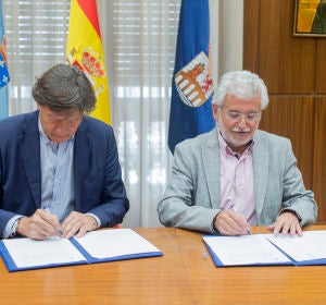 Jose Ramón Lete e Rosendo Fernandez asignando o convenio Jose Ramón Lete e Rosendo Fernandez asignando o convenio
