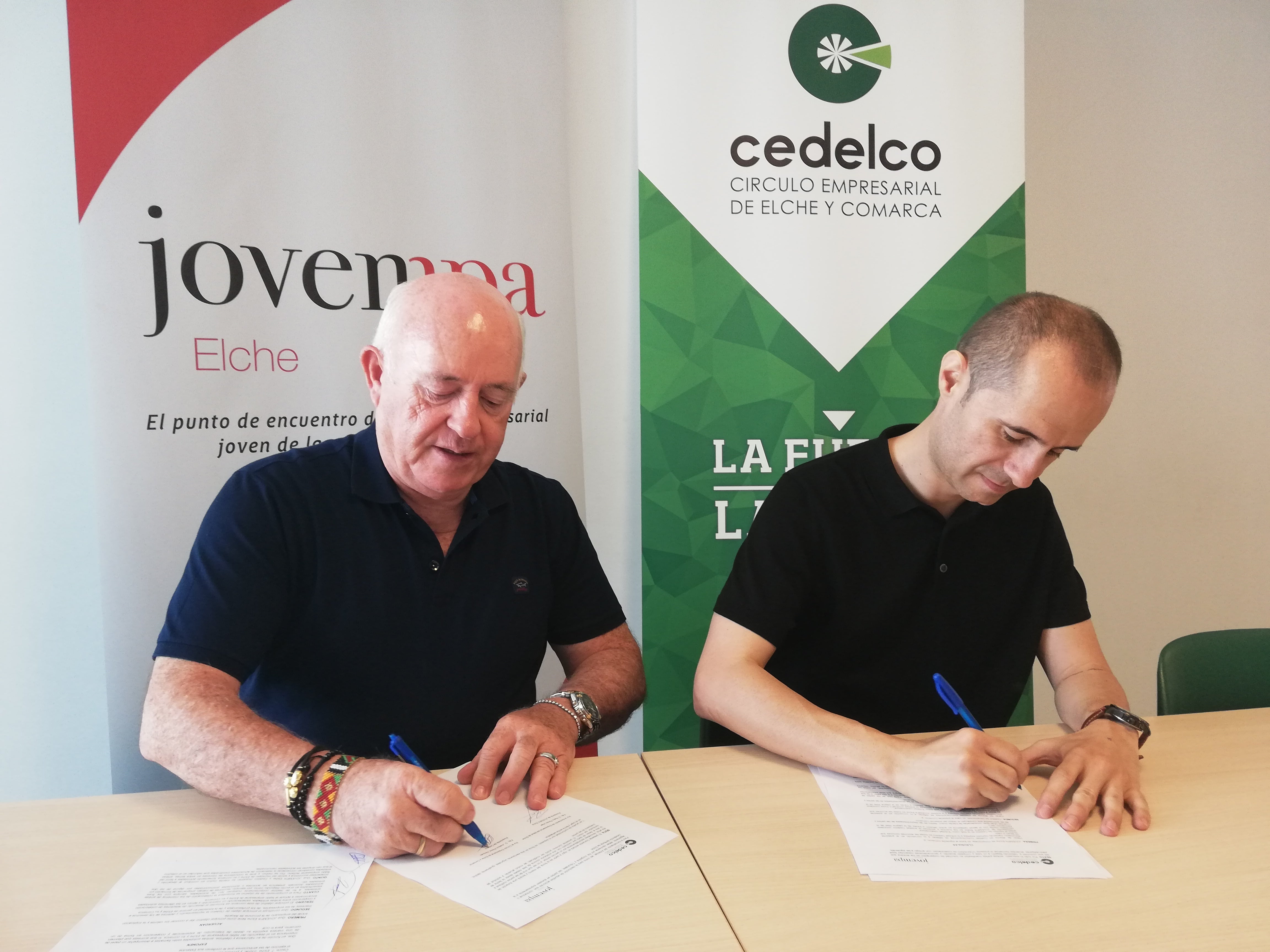 Jóvenes y veteranos empresarios de Elche unen fuerzas para impulsar el sector empresarial del Baix Vinalopó Jóvenes y veteranos empresarios de Elche unen fuerzas para impulsar el sector empresarial del Baix Vinalopó