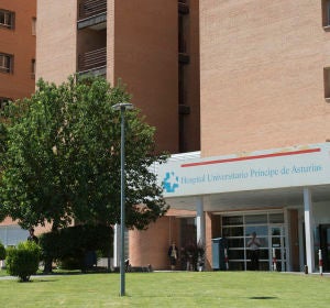 Fachada del Hospital Príncipe de Asturias de Alcalá de Henares. Fachada del Hospital Príncipe de Asturias de Alcalá de Henares.