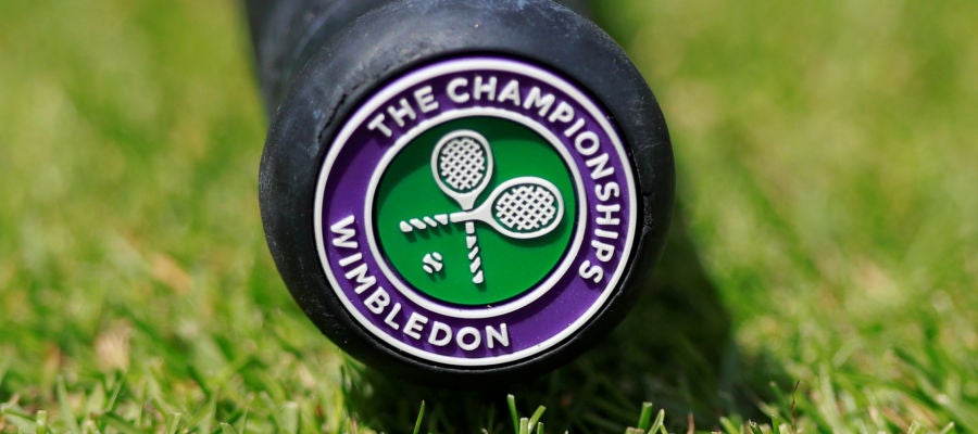 Una raqueta con el logo de Wimbledon Una raqueta con el logo de Wimbledon