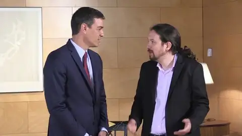 laSexta Noticias Fin de Semana (13-07-19) Malestar en el PSOE: afirman que Iglesias no informó de la consulta a las bases y que Sánchez se enteró por la prensa laSexta Noticias Fin de Semana (13-07-19) Malestar en el PSOE: afirman que Iglesias no informó de la consulta a las bases y que Sánchez se enteró por la prensa