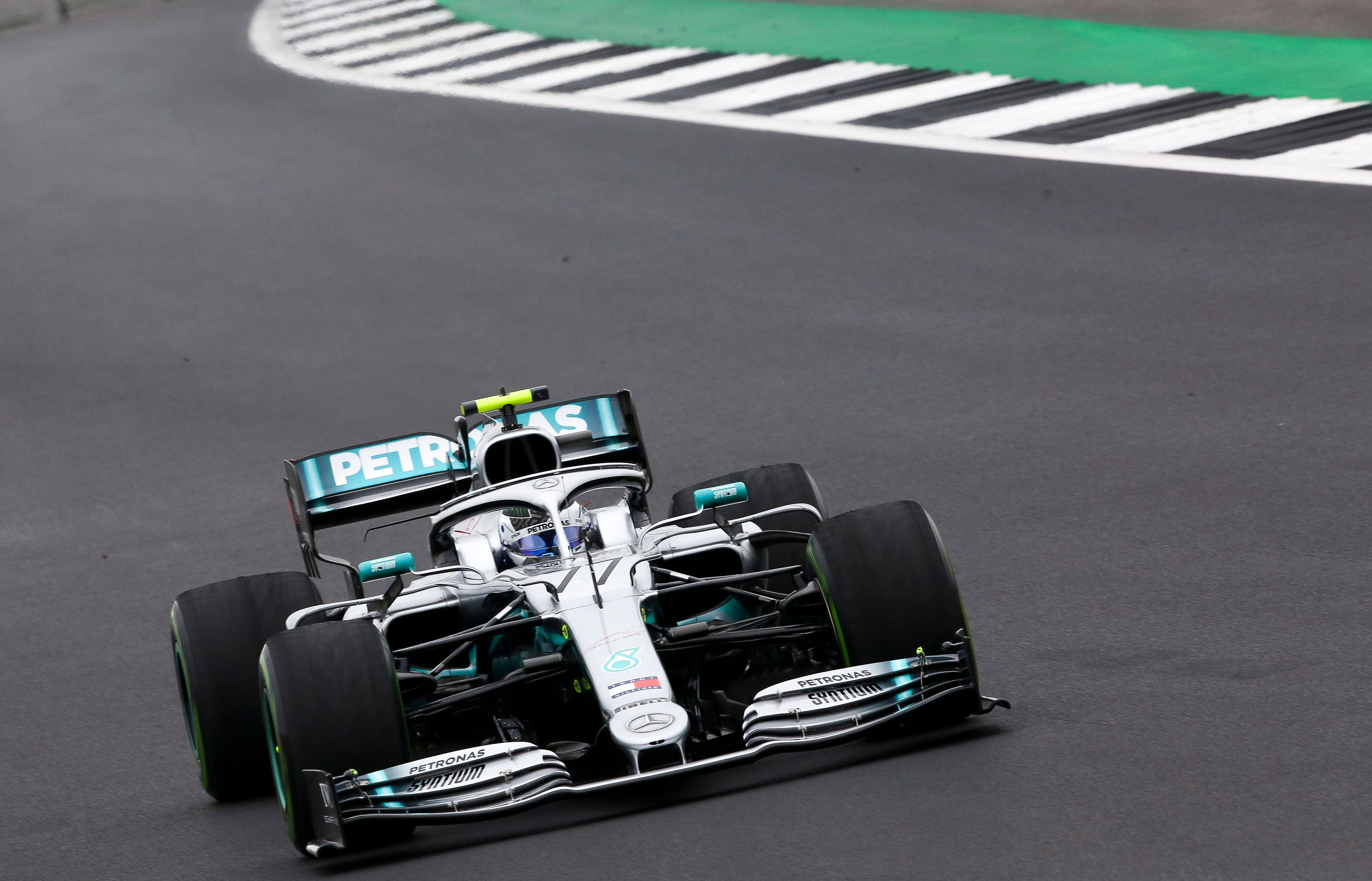 Bottas saldrá desde la pole en 'casa' de Hamilton que es segundo en la parrilla Bottas saldrá desde la pole en 'casa' de Hamilton que es segundo en la parrilla