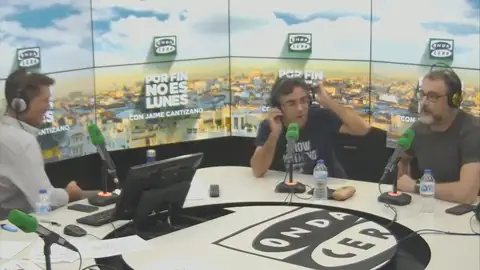 'Corta el cable rojo' improvisa una canción para una oyente de Por fin no es lunes 'Corta el cable rojo' improvisa una canción para una oyente de Por fin no es lunes