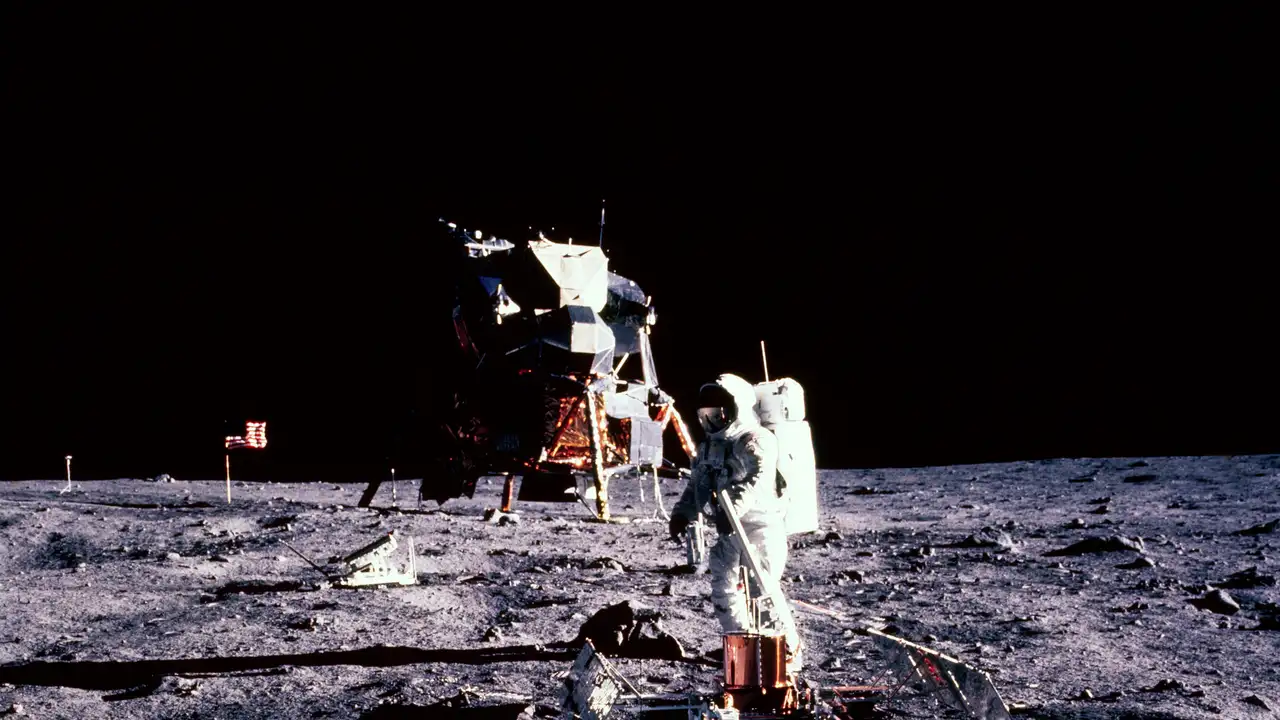 Fotografía de la NASA cedida por National Geographic donde aparece el astronauta Edwin Aldrin Fotografía de la NASA cedida por National Geographic donde aparece el astronauta Edwin Aldrin