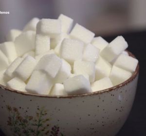 Cuenco con terrones de azúcar Cuenco con terrones de azúcar