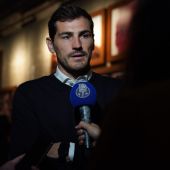 Casillas anuncia su retirada de fútbol