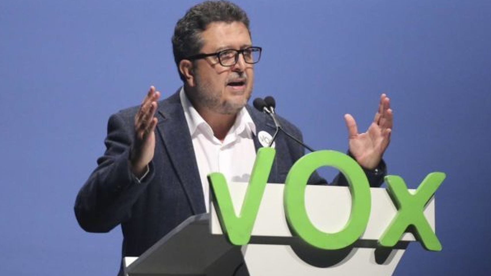 El líder de Vox en Andalucía abandona el partido pero mantiene el acta de diputado El líder de Vox en Andalucía abandona el partido pero mantiene el acta de diputado