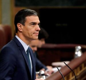 El candidato socialista, Pedro Sánchez, en el estrado del Congreso El candidato socialista, Pedro Sánchez, en el estrado del Congreso