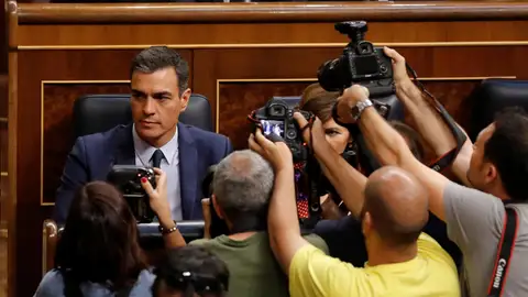 Pedro Sánchez, a su llegada este jueves al Congreso para asistir a la segunda y definitiva votación de investidura Pedro Sánchez, a su llegada este jueves al Congreso para asistir a la segunda y definitiva votación de investidura