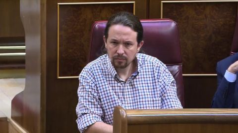 Los gestos del enfrentamiento entre Pedro S&aacute;nchez y Pablo Iglesias
