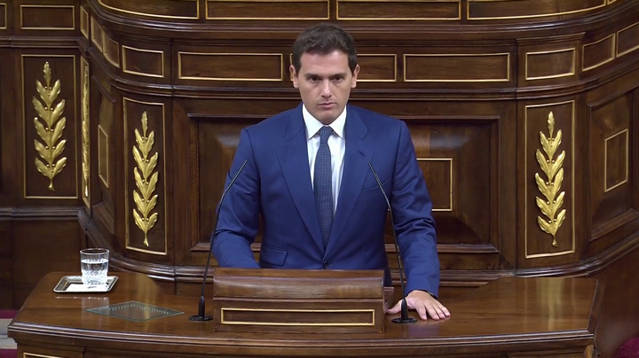 Las risas del Congreso cuando Rivera ha vuelto a hablar de la "banda" de Sánchez Las risas del Congreso cuando Rivera ha vuelto a hablar de la "banda" de Sánchez
