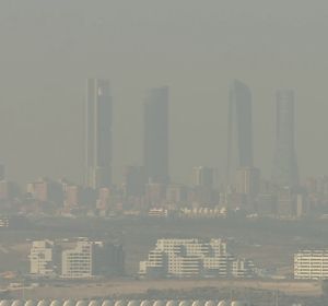 Imagen de contaminación en Madrid (Archivo) Imagen de contaminación en Madrid (Archivo)
