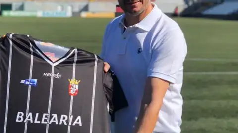 José Juan Romero en su presentación como técnico de la AD Ceuta FC José Juan Romero en su presentación como técnico de la AD Ceuta FC