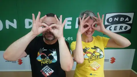 Juan León y Eva Latorre en los estudios de Onda Cero Elche Juan León y Eva Latorre en los estudios de Onda Cero Elche