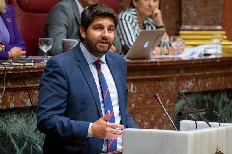 Sindicatos y vecinos hablan del peligro de una “involución” en importantes derechos sociales con el nuevo Gobierno Regional de PP y Ciudadanos, con el apoyo de VOX Sindicatos y vecinos hablan del peligro de una “involución” en importantes derechos sociales con el nuevo Gobierno Regional de PP y Ciudadanos, con el apoyo de VOX