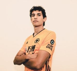 Jesús Vallejo con la camiseta de su nuevo equipo, los Wolves Jesús Vallejo con la camiseta de su nuevo equipo, los Wolves