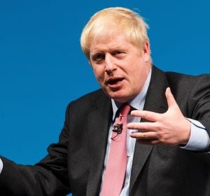 Von der Leyen se reúne en Londres con Johnson para hablar del Brexit Von der Leyen se reúne en Londres con Johnson para hablar del Brexit