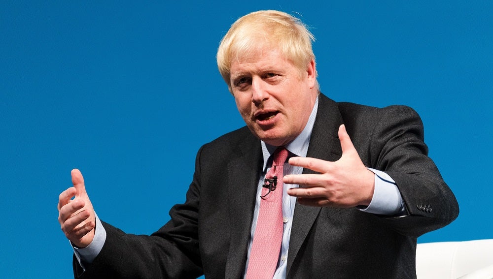 Tertulia: Los "líos políticos" azotan el mundo Tertulia: Los "líos políticos" azotan el mundo