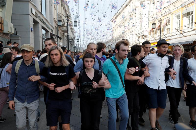 Más de 600 detenidos en Moscú por una manifestación ilegal por unos comicios justos Más de 600 detenidos en Moscú por una manifestación ilegal por unos comicios justos