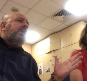 'Karaokes Accidentales': Juan Diego Guerrero y Mamen Rodríguez Sastre versionan a Pimpinela 'Karaokes Accidentales': Juan Diego Guerrero y Mamen Rodríguez Sastre versionan a Pimpinela