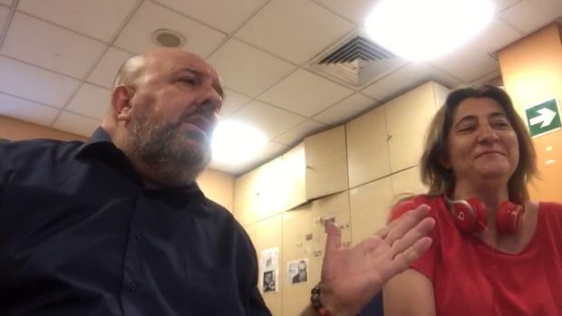 'Karaokes Accidentales': Juan Diego Guerrero y Mamen Rodríguez Sastre versionan a Pimpinela 