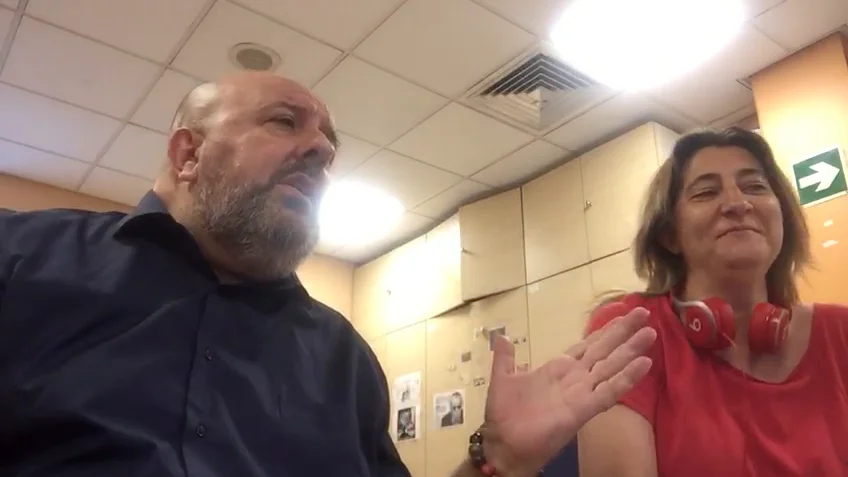 'Karaokes Accidentales': Juan Diego Guerrero y Mamen Rodríguez Sastre versionan a Pimpinela 'Karaokes Accidentales': Juan Diego Guerrero y Mamen Rodríguez Sastre versionan a Pimpinela