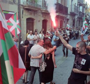 El preso de ETA Xabier Ugarte a su llegada a la localidad guipuzcoana de Oñate. Xabier Ugarte Villar El preso de ETA Xabier Ugarte a su llegada a la localidad guipuzcoana de Oñate. Xabier Ugarte Villar
