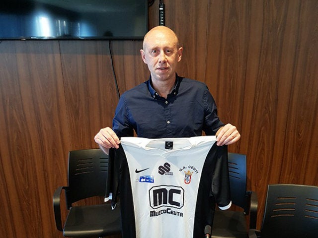 Entrevista a 'Santi' Valladares en Ceuta en la Onda Entrevista a 'Santi' Valladares en Ceuta en la Onda