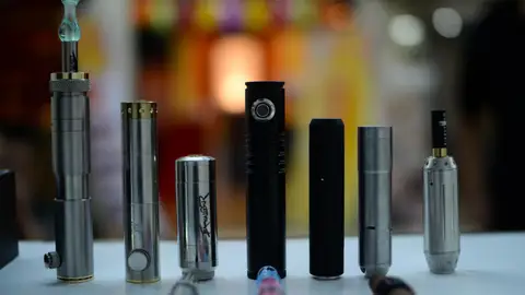 Vapeadores Vapeadores y cigarrillos electrónicos.