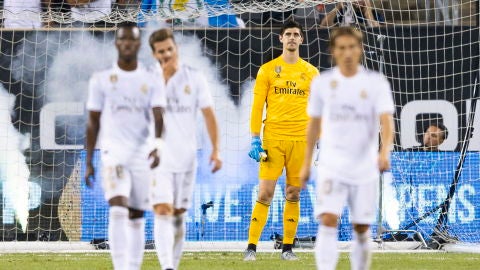 Los jugadores del Real Madrid en el partido ante el Atl&eacute;tico de Madrid