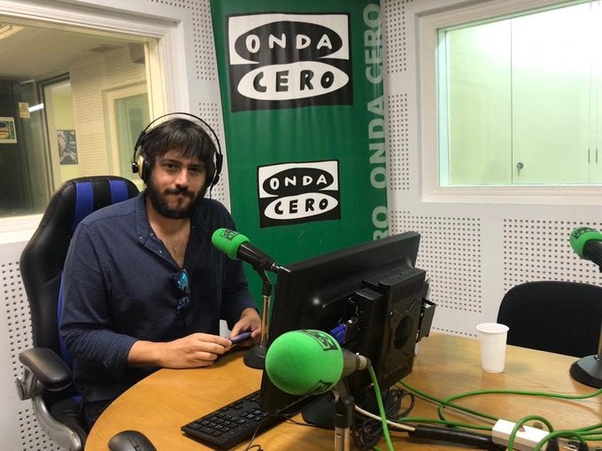 Manuel de Lorenzo: “Hay preguntas que solo puedes contestar escribiendo” Manuel de Lorenzo: “Hay preguntas que solo puedes contestar escribiendo”