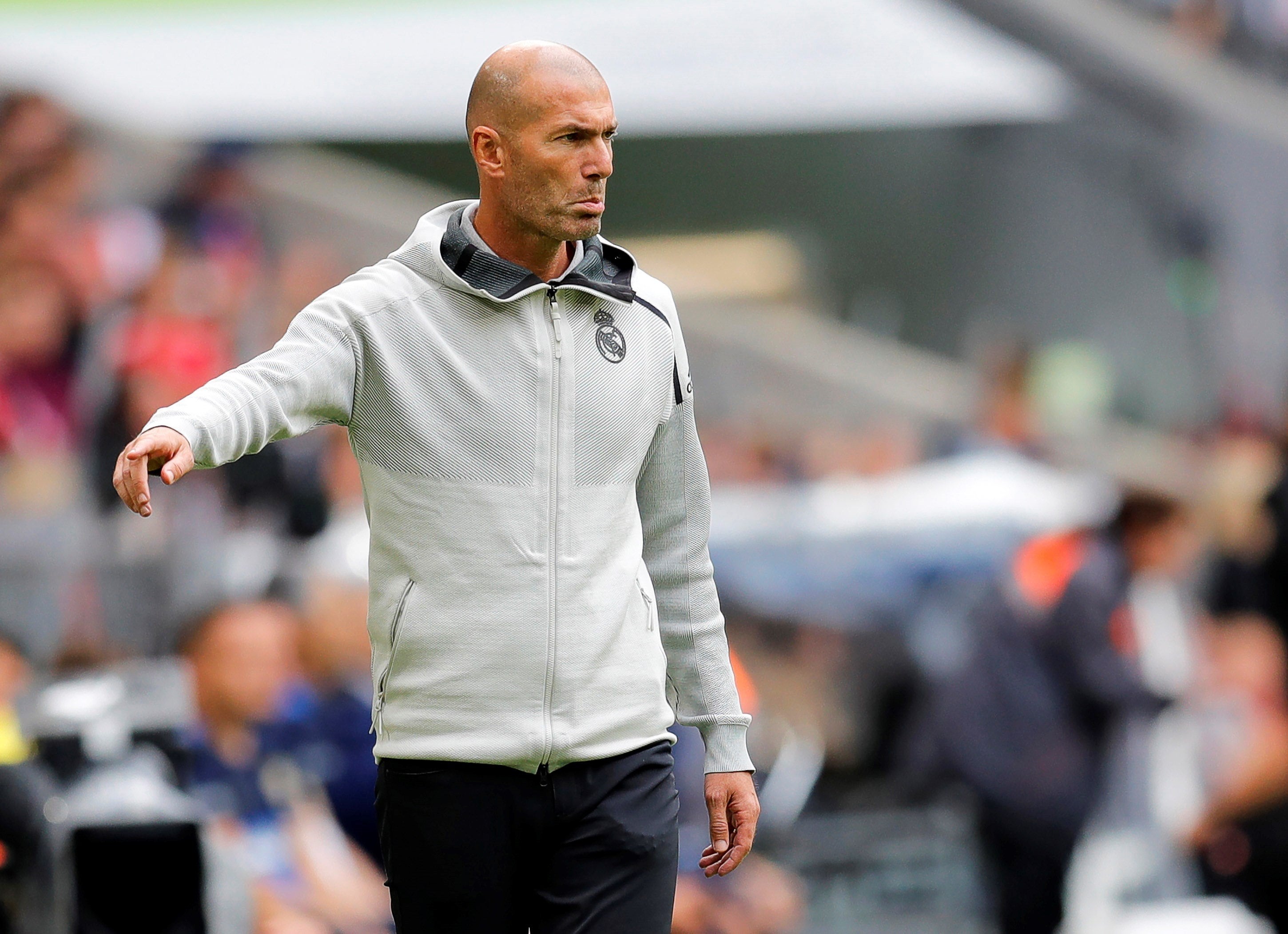 Zidane: "Creo que Bale ha entrenado, no voy a entrar en su vida personal" Zidane: "Creo que Bale ha entrenado, no voy a entrar en su vida personal"