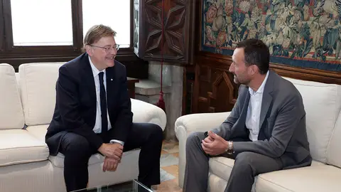Ximo Puig y Carlos González en el Palau de la Generalitat. Ximo Puig y Carlos González en el Palau de la Generalitat.