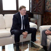Ximo Puig y Carlos González en el Palau de la Generalitat. 