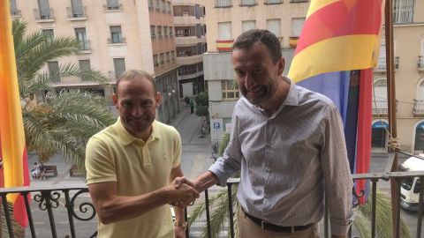 Nino y el alcalde de Elche