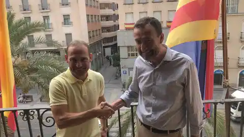 Nino y el alcalde de Elche Nino y el alcalde de Elche