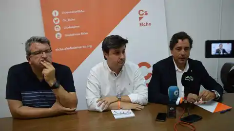 De izquierda a derecha, Fernando Llopis, Eduardo García-Ontiveros y Emigdio Tormo. De izquierda a derecha, Fernando Llopis, Eduardo García-Ontiveros y Emigdio Tormo.