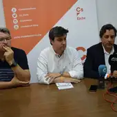 De izquierda a derecha, Fernando Llopis, Eduardo García-Ontiveros y Emigdio Tormo. De izquierda a derecha, Fernando Llopis, Eduardo García-Ontiveros y Emigdio Tormo.