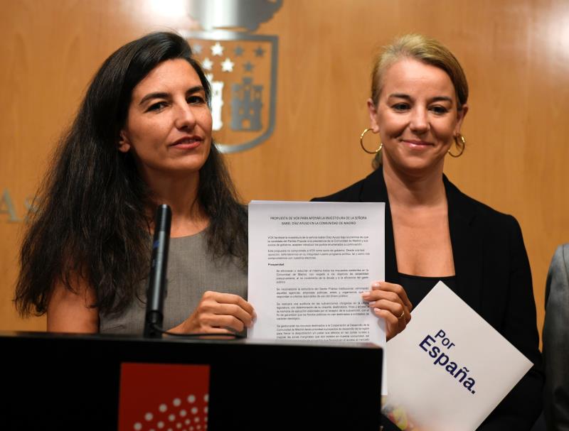 Vox presenta un documento para investir a Ayuso que no incluye la derogación de leyes LGTBI Vox presenta un documento para investir a Ayuso que no incluye la derogación de leyes LGTBI