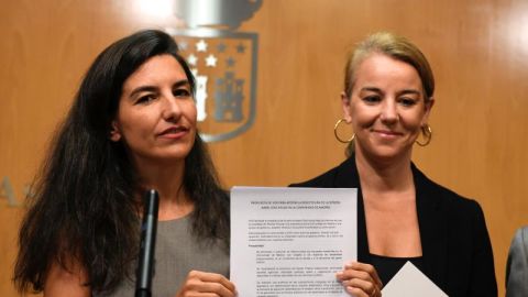 Roc&iacute;o Monasterio (Vox) presenta un documento definitivo para apoyar la investidura de Ayuso