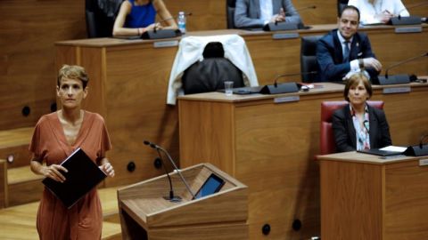 Mar&iacute;a Chivite en el Parlamento de Navarra