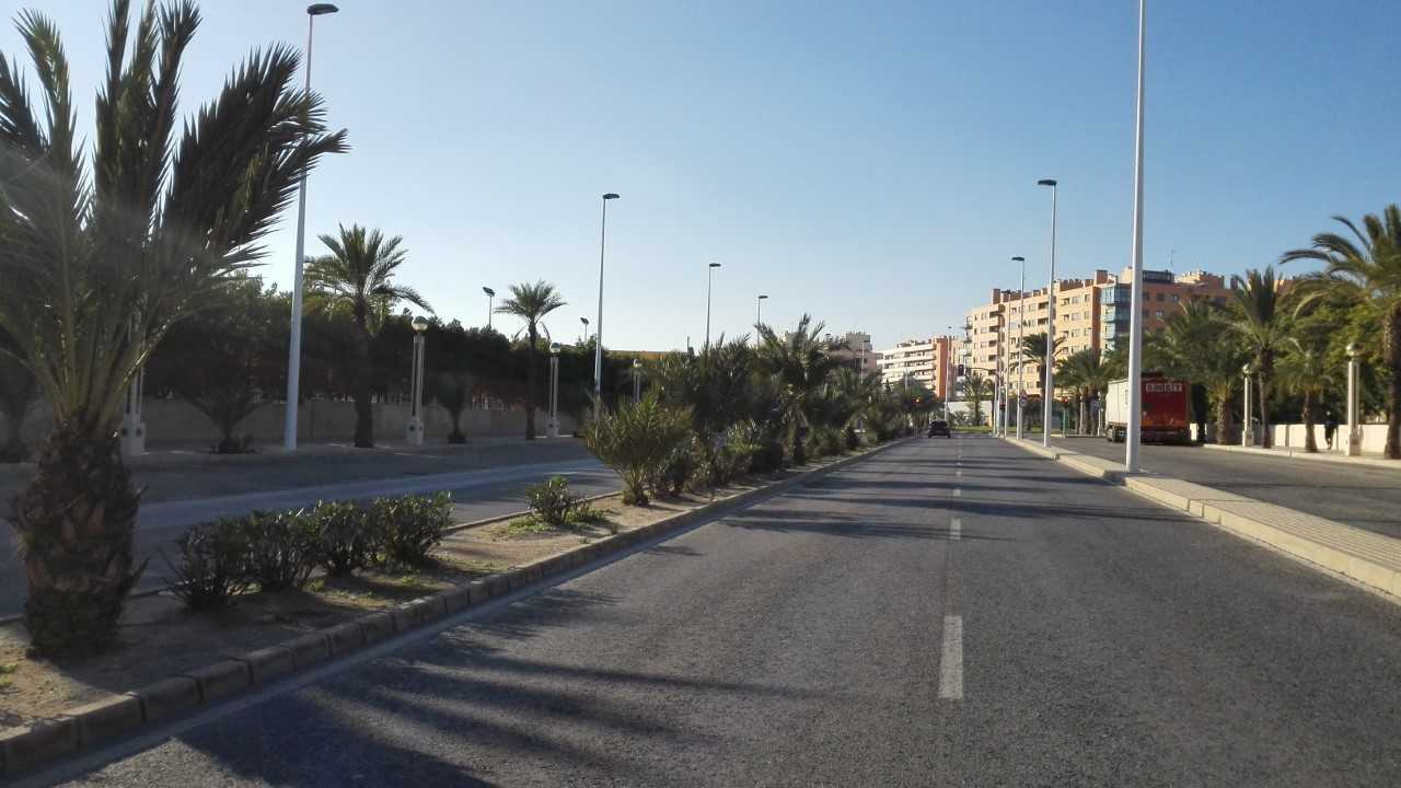 El PP de Elche propone un apagado parcial del alumbrado público y destinar el ahorro del coste energético a entidades que ofrecen servicios en la crisis del coronavirus El PP de Elche propone un apagado parcial del alumbrado público y destinar el ahorro del coste energético a entidades que ofrecen servicios en la crisis del coronavirus