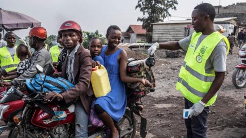 Ruanda cierra sus fronteras terrestres con la RD del Congo por la epidemia de ébola. Ruanda cierra sus fronteras terrestres con la RD del Congo por la epidemia de ébola.