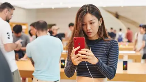 iphonexr launch orchardrd singapore instore red 10262018_643x397 iphonexr launch orchardrd singapore instore red 10262018_643x397