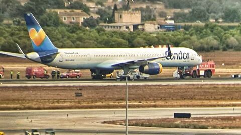 Una aeronave de Condor aterriza de emergencia en Son Sant Joan tras dañarse el sistema de aterrizaje