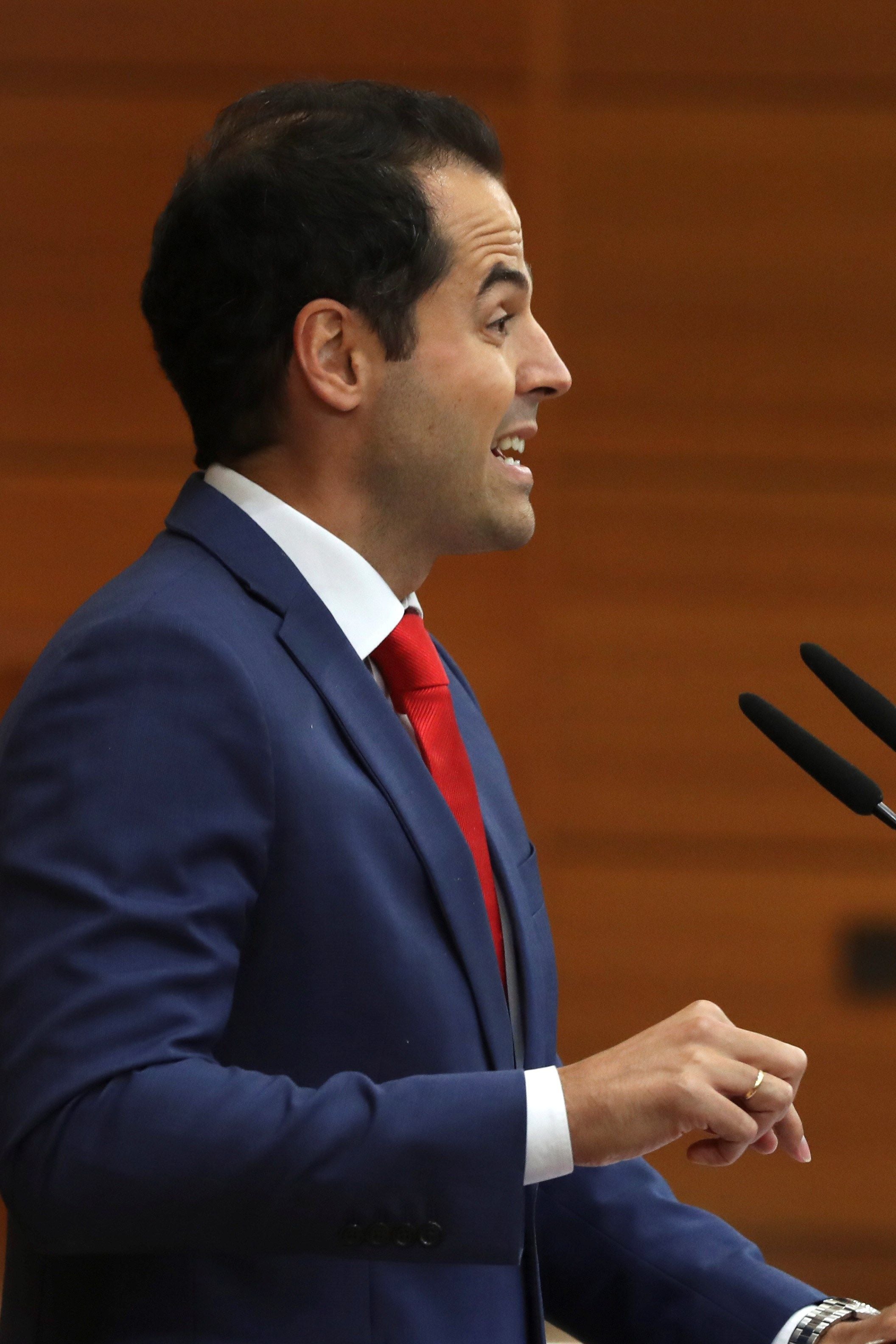 Aguado cree que ahora Sánchez "duerme mal" porque "se imagina debatiendo con Rivera" Aguado cree que ahora Sánchez "duerme mal" porque "se imagina debatiendo con Rivera"